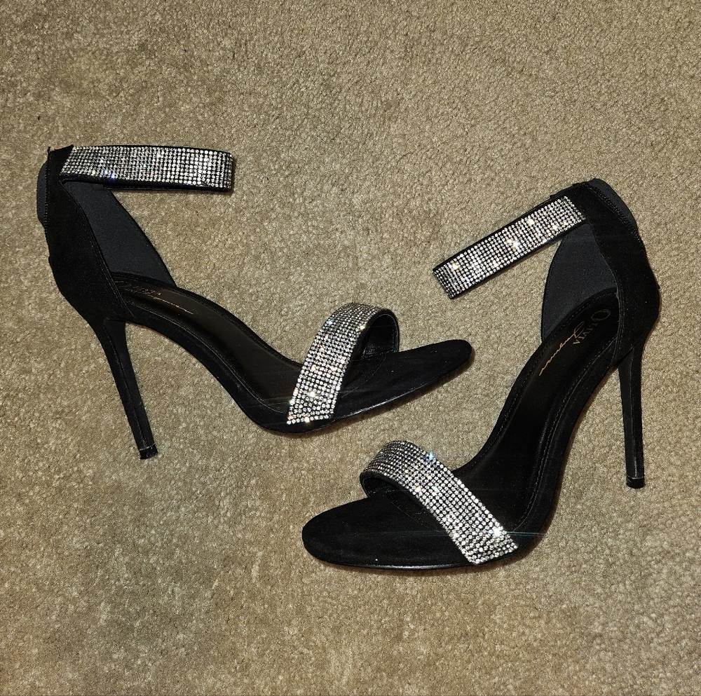 Black w Rhinestone Heels
